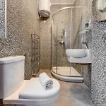 Village Penthouse With Terrace - Sleeps 4 公寓 梅利哈