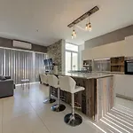 公寓 Village Penthouse With Terrace - Sleeps 4