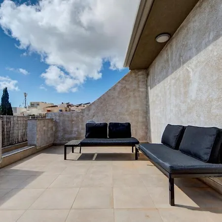公寓 Village Penthouse With Terrace - Sleeps 4