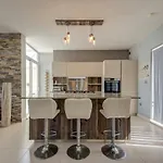 Апартаменты Village Penthouse With Terrace - Sleeps 4