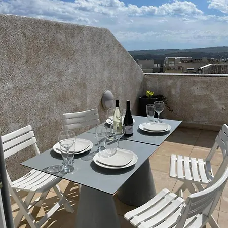 Apartment Pearlcourt 1bed Ph By Homely