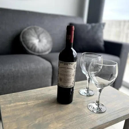 Apartment Pearlcourt 1bed Ph By Homely