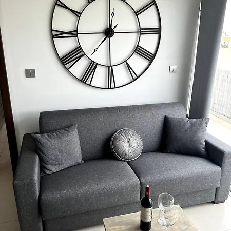 Pearlcourt 1bed Ph By Homely *