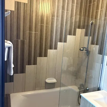 Pearlcourt 1bed Ph By Homely