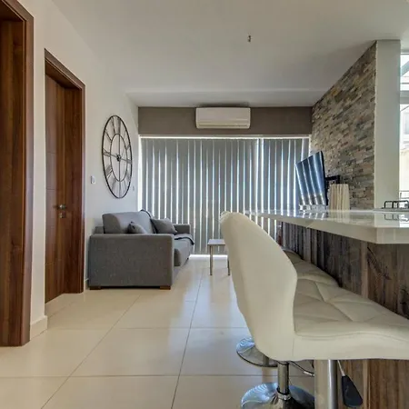 Bright Penthouse - Terrace With Views * Mellieha